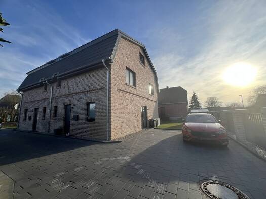 Doppelhaushälfte zur Miete 1.875 € 5,5 Zimmer 140 m² 200 m² Grundstück frei ab 01.06.2026 Henstedt-Ulzburg 24558