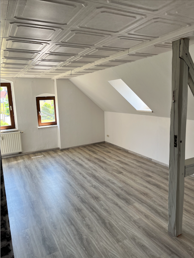 Studio zur Miete 300 € 3 Zimmer 71 m² Dachgeschoss, 2. Geschoss frei ab sofort Dorfstraße 25 Berthelsdorf Lunzenau 09328