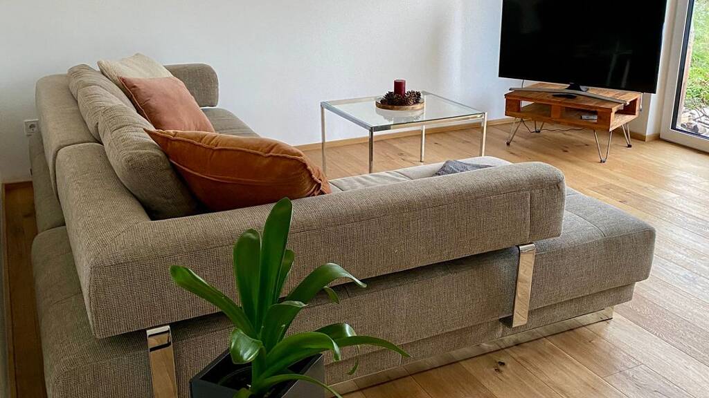 WG-Zimmer zur Miete 1.100 € 2 Zimmer 74 m² Geschoss EG/2 frei ab 01.05.2026 Höchberg 97204