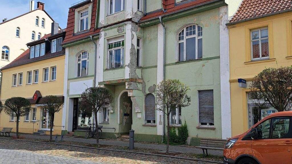 Wohnung zur Miete 975 € 4,5 Zimmer 152 m² 2. Geschoss frei ab sofort Jessen Jessen (Elster) 06917