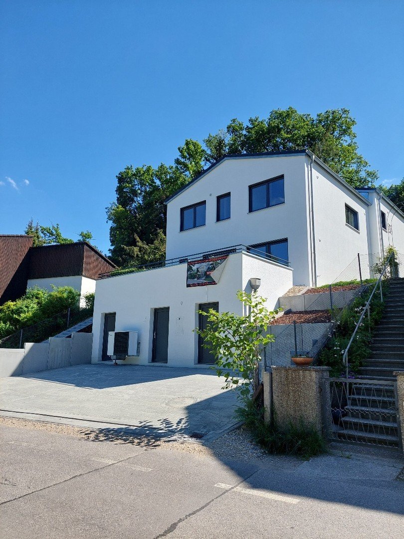 Mehrfamilienhaus zum Kauf provisionsfrei 725.000 € 4,5 Zimmer 122 m²<br/>Wohnfläche 272 m²<br/>Grundstück ab sofort<br/>Verfügbarkeit Obergangkofen Landshut 84036