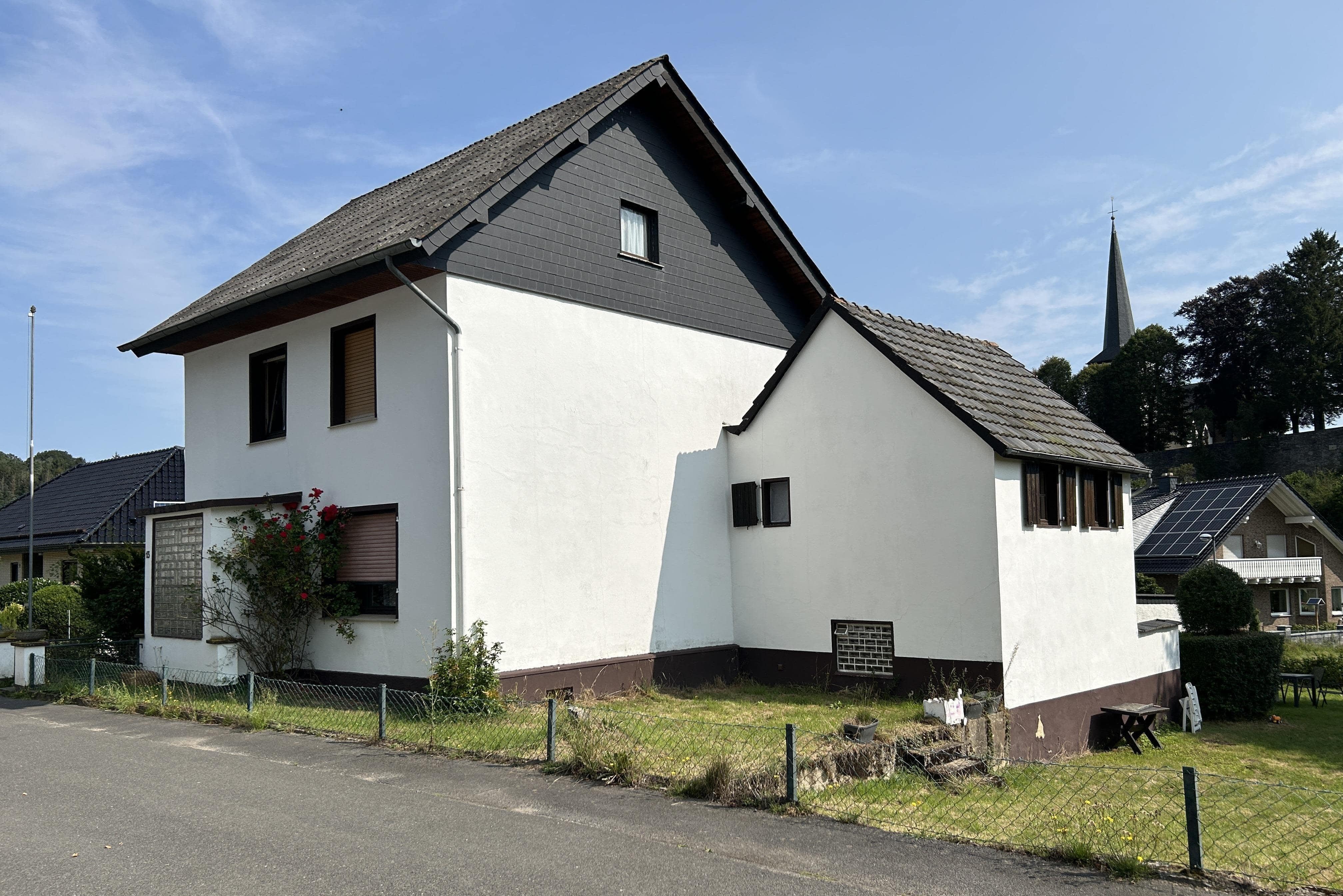 Einfamilienhaus zum Kauf 165.000 € 5 Zimmer 100 m²<br/>Wohnfläche 880 m²<br/>Grundstück Schönau Bad Münstereifel 53902