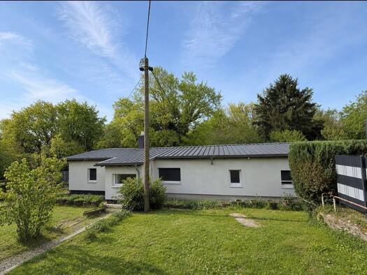 Mehrfamilienhaus zum Kauf provisionsfrei 585.000 € 6 Zimmer 210 m² 2.400 m² Grundstück frei ab 01.10.2026 Theodor-Heuss-Straße 7 St Arnual Mitte 66119