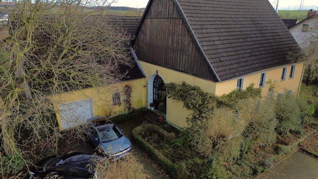 Bauernhaus zum Kauf provisionsfrei 590.000 € 7,5 Zimmer 191 m² 1.254 m² Grundstück frei ab sofort Im Knick 9 Benhausen Paderborn 33100