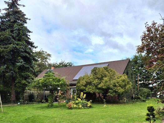 Einfamilienhaus zum Kauf 200.000 € 120 m² 5.862 m² Grundstück frei ab 01.05.2026 Sophienhof 1 Bliesdorf 16269