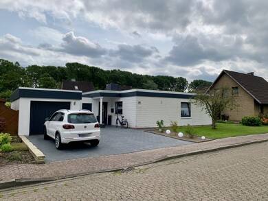 Bungalow zum Kauf 298.000 € 5 Zimmer 120 m² 704 m² Grundstück Elsfleth Elsfleth 26931