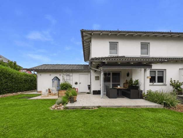 Doppelhaushälfte zur Miete 1.490 € 4 Zimmer 118 m² 425 m² Grundstück frei ab 01.09.2026 Rain Rain 94369