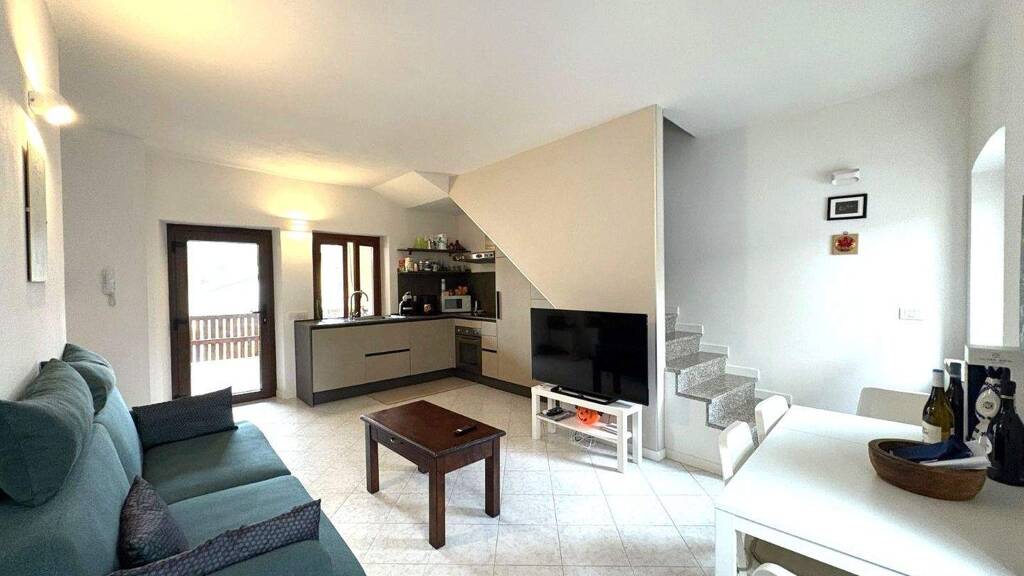 Einfamilienhaus zum Kauf 152.000 € 2 Zimmer 64 m² frei ab sofort Besozzo