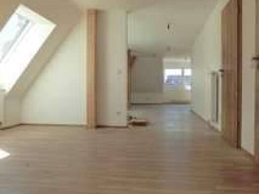 Wohnung zur Miete 900 € 2 Zimmer 82 m² 2. Geschoss frei ab 01.06.2026 Weingarten 76356