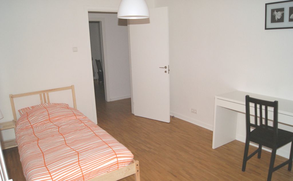 Wohnung zur Miete Wohnen auf Zeit 720 € 4 Zimmer 15 m²<br/>Wohnfläche 16.12.2024<br/>Verfügbarkeit Rauschener Ring 26B Wandsbek Hamburg 22047