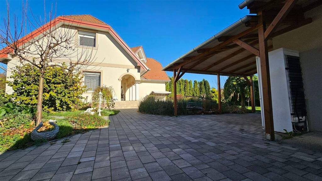 Einfamilienhaus zum Kauf provisionsfrei als Kapitalanlage geeignet 340.000 € 4 Zimmer 150 m² 904 m² Grundstück Gartenstadt Keszthely 8380