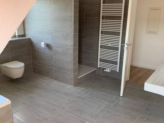 Wohnung zur Miete 900 € 3,5 Zimmer 100 m² Geschoss 2/3 frei ab 01.10.2026 Ludwigstraße 47 Klingenberg Klingenberg a. Main 63911