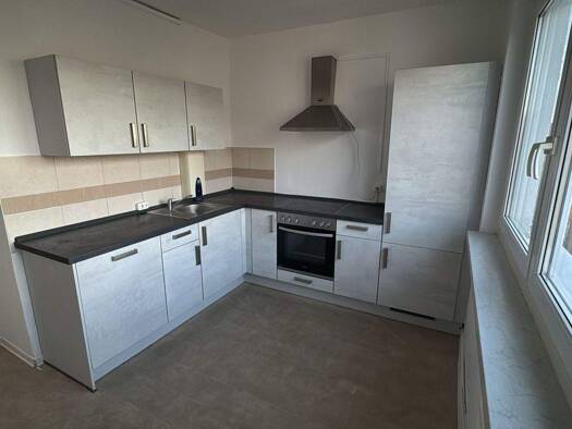 Wohnung zur Miete 291 € 2 Zimmer 48,4 m² 4 Geschosse frei ab sofort Schützenplatz 28 Zeitz 06712