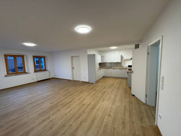 Wohnung zur Miete 800 € 5 Zimmer 105 m² 1. Geschoss frei ab sofort Marktstraße 1 Freihung Freihung 92271