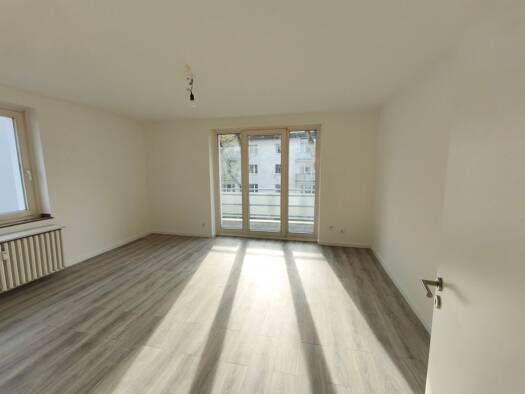 WG-Zimmer zur Miete 1.150 € 3 Zimmer 70 m² Geschoss 2/3 frei ab 15.04.2026 Zentrum Bonn 53111