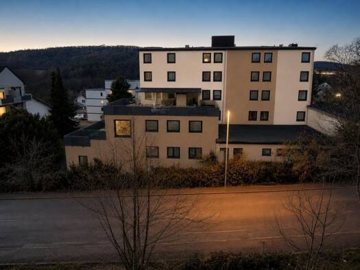 Mehrfamilienhaus zur Miete 17 € 100 Zimmer 2.000 m² 3.800 m² Grundstück frei ab 01.12.2026 Bad Salzschlirf 36364