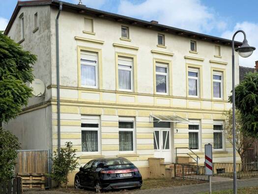 Haus zum Kauf 140.000 € 8 Zimmer 160 m² 592 m² Grundstück frei ab sofort Parchimer Str. 07 Neustadt-Glewe 19306