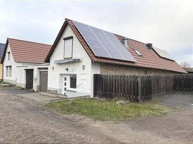Einfamilienhaus zum Kauf als Kapitalanlage geeignet 100.000 € 4 Zimmer 110 m² 1.169 m² Grundstück Röblingen am See Seegebiet Mansfelder Land 06317