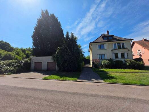 Villa zum Kauf 370.000 € 10 Zimmer 235 m² 4.413 m² Grundstück frei ab sofort Kurt-Schumacher-Straße 1 Fürstenhausen Völklingen 66333