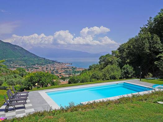 Haus zum Kauf 2.500.000 € 4 Zimmer 250 m² 7.000 m² Grundstück frei ab sofort Via Europa, 71 Salò