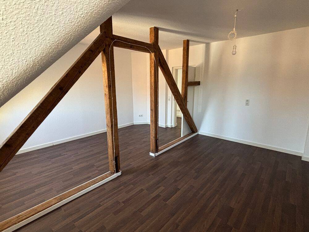 Gemütliche 2 Zimmer-DG-Wohnung in Wiesbaden – Westendstraße 30, 65195 Wiesbaden – Vorschaubild 6