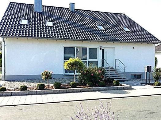 Wohnung zur Miete 1.550 € 4 Zimmer 130 m² Geschoss 1/1 frei ab 01.07.2026 Herzogenaurach 91074