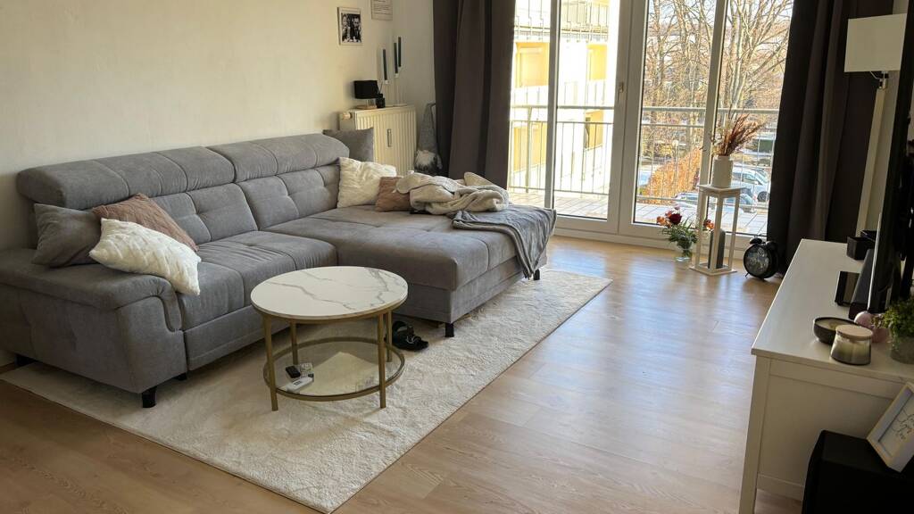 Wohnung zur Miete 355 € 2 Zimmer 60 m² Geschoss 2/3 frei ab 01.05.2026 Chemnitzer Straße 76 b Limbach-Oberfrohna 09212