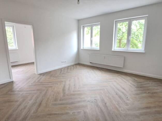 Wohnung zur Miete 1.033 € 5 Zimmer 137,8 m² 1. Geschoss frei ab sofort Gagarinstraße 82 Innenstadt Gera 07545