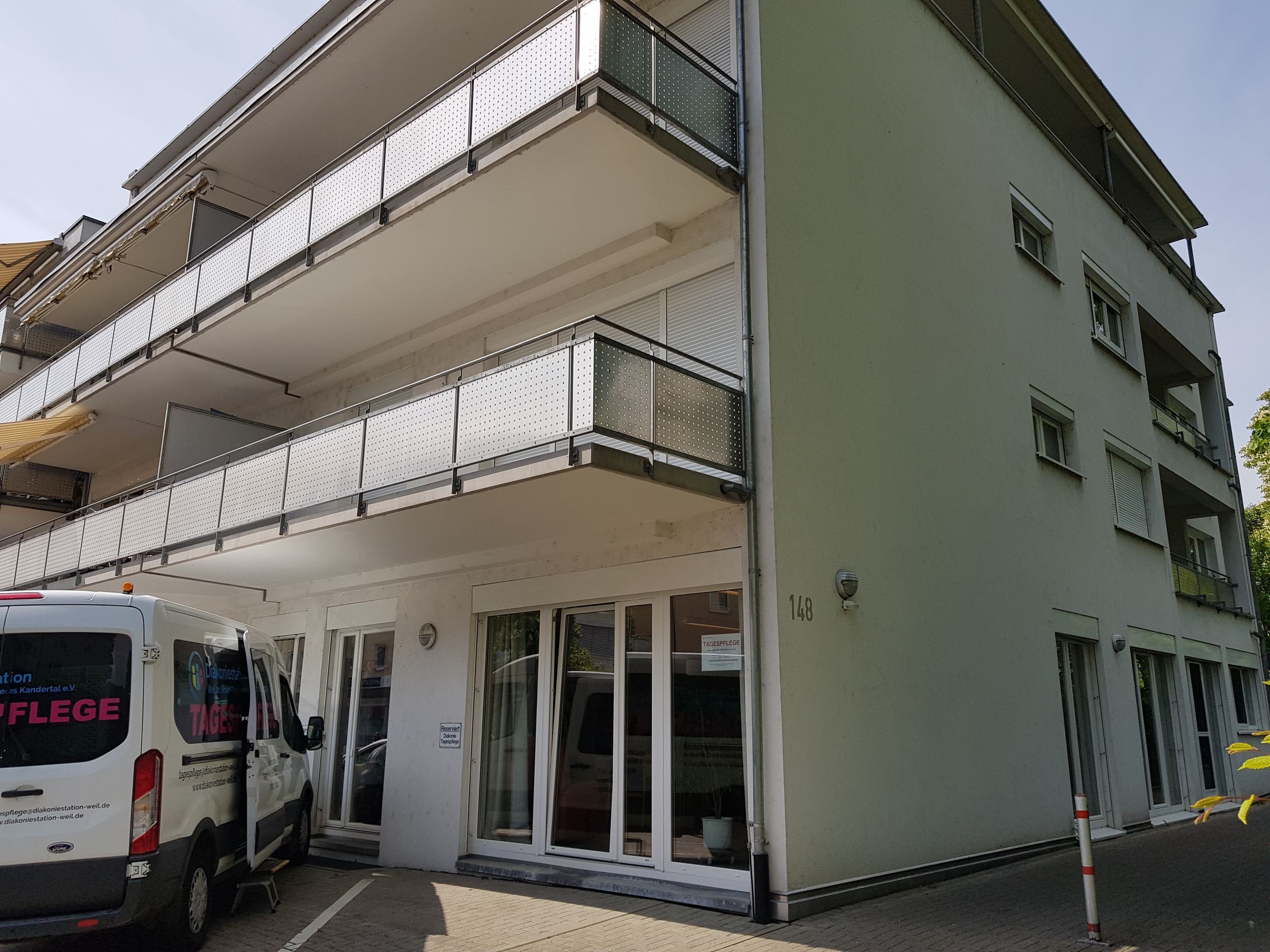 Wohnung zur Miete 800 € 2 Zimmer 68,9 m²<br/>Wohnfläche 3.<br/>Geschoss 01.04.2025<br/>Verfügbarkeit Hauptstr. 148 Weil am Rhein Weil am Rhein 79576