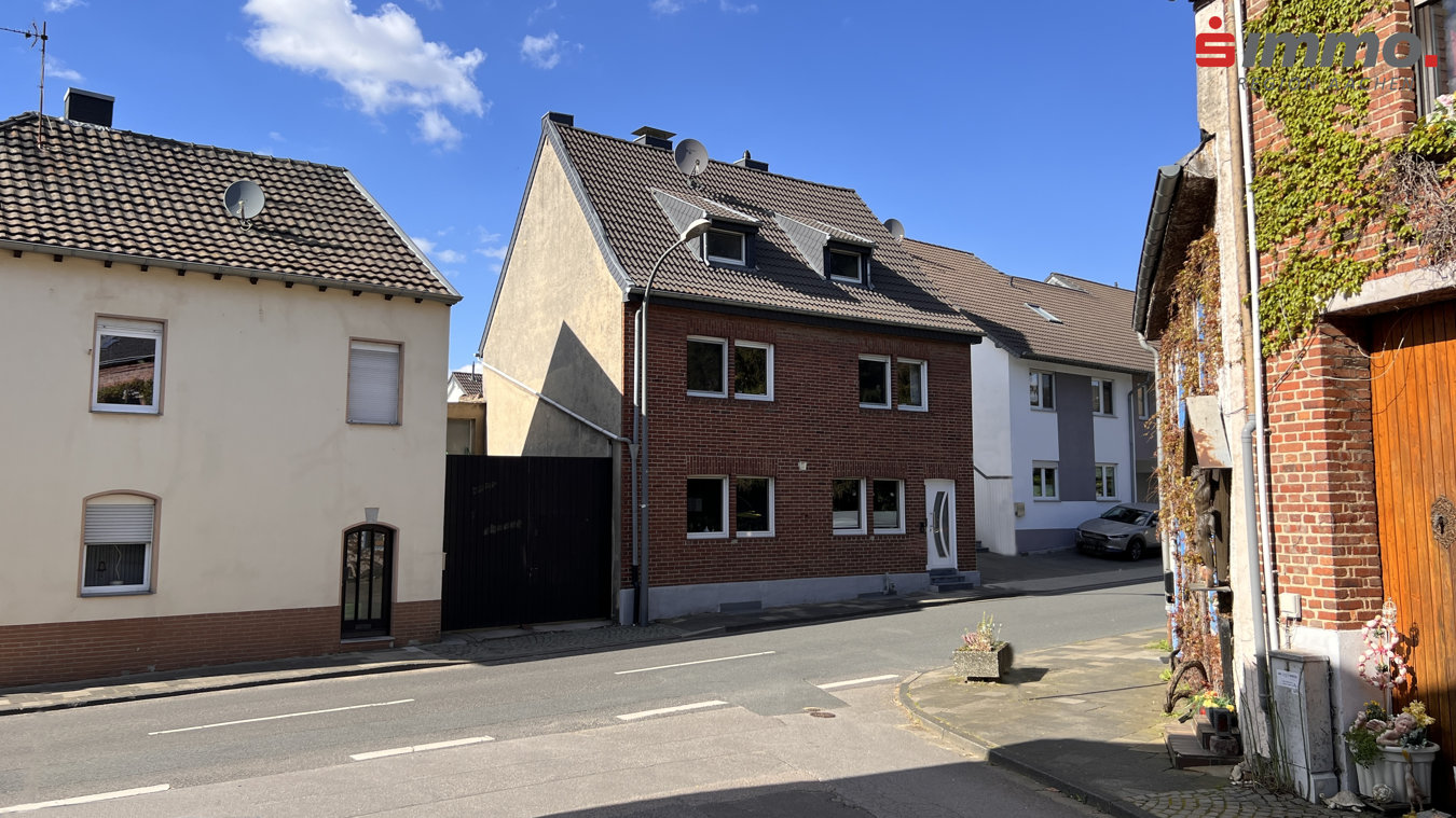 Mehrfamilienhaus zum Kauf 269.000 € 6 Zimmer 112,5 m²<br/>Wohnfläche 420 m²<br/>Grundstück Weisweiler Eschweiler 52249