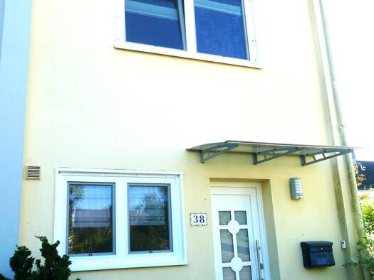 Reihenendhaus zum Kauf 210.000 € 2,5 Zimmer 60 m² 305 m² Grundstück frei ab sofort Elmshorn 25336