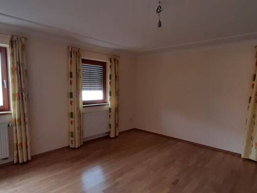 Mehrfamilienhaus zur Miete 1.000 € 7 Zimmer 130 m² frei ab sofort Zell Erlbach 84567