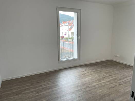 Wohnung zur Miete 840 € 2 Zimmer 70 m² 2 Geschosse frei ab sofort Fünfhausenstraße 21 Springe 31832
