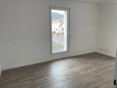 Wohnung zur Miete 840 € 2 Zimmer 70 m² 2 Geschosse frei ab 01.08.2025 Fünfhausenstraße 21 Springe - Südwest Springe 31832