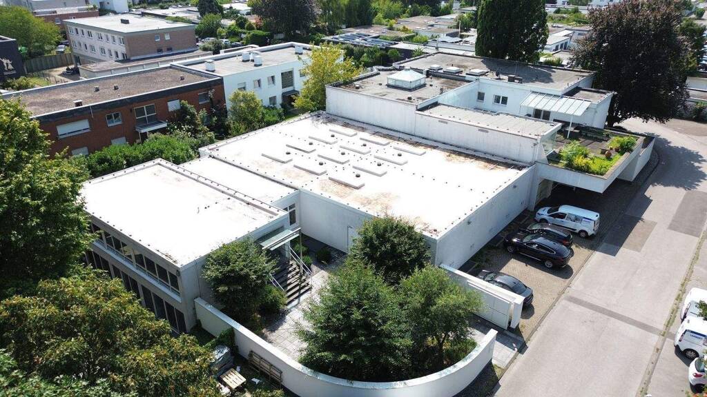 Repräsentative Wohn- und Gewerbeimmobilie mit vielen Nutzungsmöglichkeiten in Seeberg-ruhige Lage!