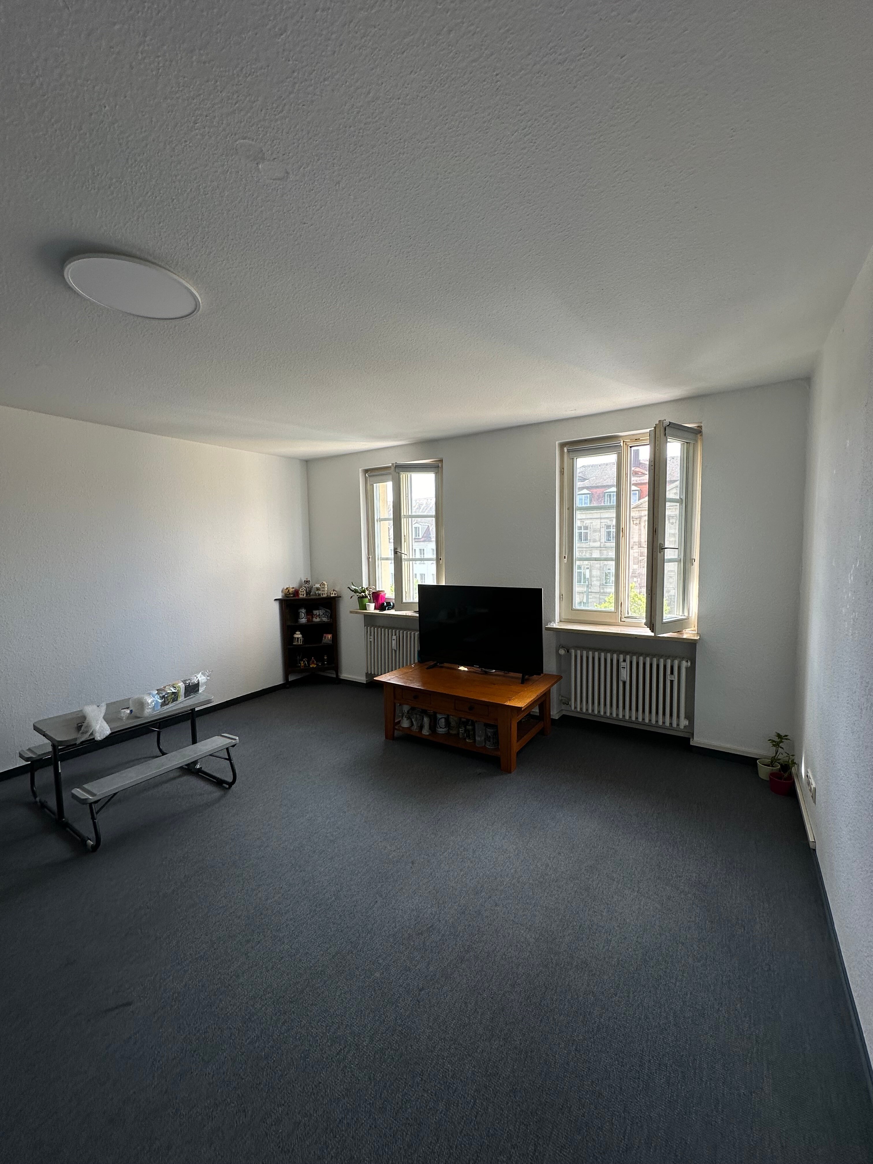 Apartment zur Miete 1.045 € 3 Zimmer 110 m²<br/>Wohnfläche 3.<br/>Geschoss ab sofort<br/>Verfügbarkeit Stadt Ansbach 91522