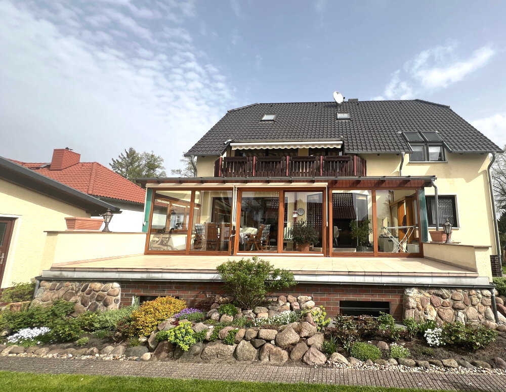 Mehrfamilienhaus zum Kauf 965.000 € 12 Zimmer 315 m²<br/>Wohnfläche 717 m²<br/>Grundstück Hennigsdorf 16761