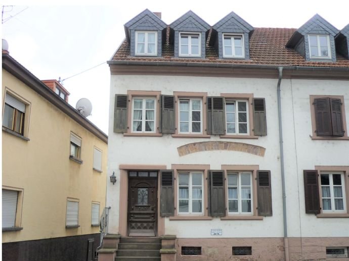 Mehrfamilienhaus zum Kauf als Kapitalanlage geeignet 198.000 € 6 Zimmer 118,5 m²<br/>Wohnfläche 114 m²<br/>Grundstück Hubertusstraße Nalbach Nalbach 66809