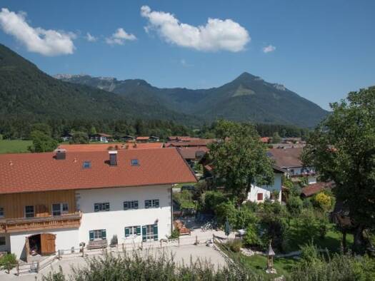 Wohnung zur Miete 400 € 2 Zimmer 45 m² 1. Geschoss frei ab sofort Geigelsteinstraße 15 Ettenhausen Schleching 83259