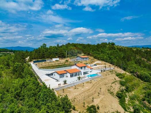 Einfamilienhaus zum Kauf 1.850.000 € 8 Zimmer 380 m² 20.000 m² Grundstück Cerovlje 52402