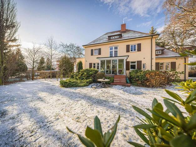Villa zum Kauf provisionsfrei 995.000 € 9 Zimmer 300 m² 1.600 m² Grundstück Taucha Taucha 04425