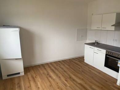 Wohnung zur Miete 254 € 1 Zimmer 32,7 m² 2. Geschoss Pienestraße 13 Oschersleben Oschersleben 39387