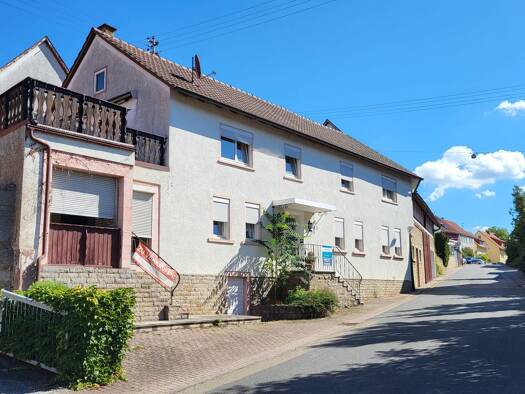 Einfamilienhaus zum Kauf 198.000 € 7 Zimmer 200 m² 644 m² Grundstück frei ab sofort Messelhausen Lauda-Königshofen 97922
