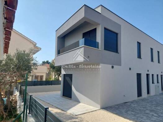Haus zum Kauf 395.000 € 4 Zimmer 99 m² Zaboric, Sibenik - Okolica Šibenik
