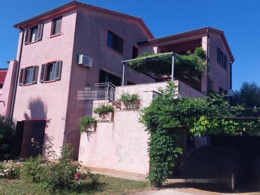 Haus zum Kauf 360.000 € 4 Zimmer 286 m² Porec Luka