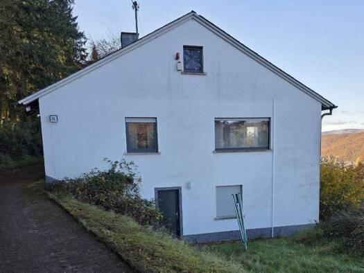 Einfamilienhaus zum Kauf 294.000 € 8 Zimmer 180 m² 3.354 m² Grundstück Idar-Oberstein - Kirchenbollenbach 55743
