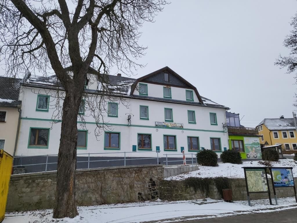 Mehrfamilienhaus zum Kauf 300.000 € 150 m²<br/>Wohnfläche 1.188 m²<br/>Grundstück ab sofort<br/>Verfügbarkeit Ebersdorf Saalburg-Ebersdorf 07929