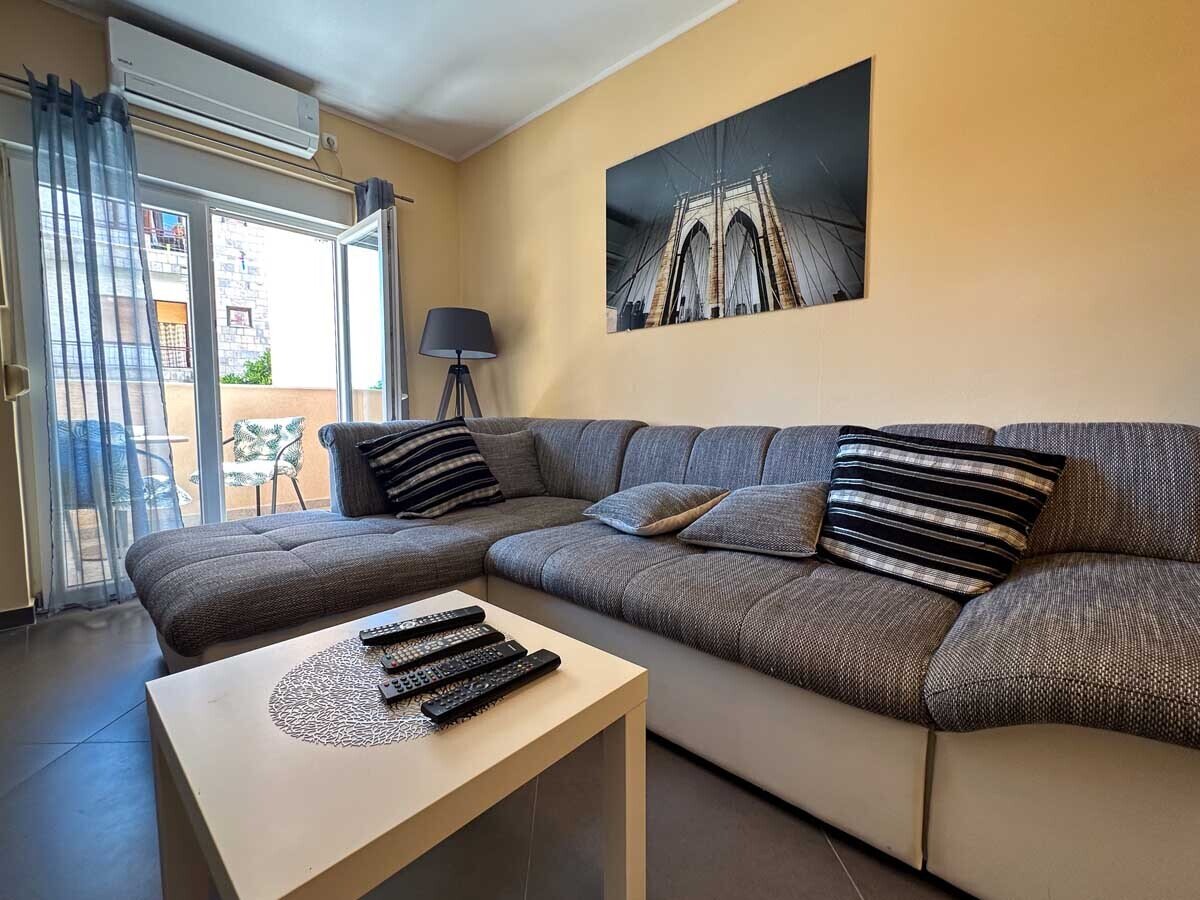 Wohnung zum Kauf 183.000 € 2 Zimmer 51 m²<br/>Wohnfläche Tivat