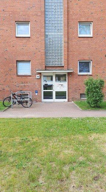 Immobilie in Geesthacht - KAPITALANLAGE IN GEESTHACHT: gepflegte 2,5-Zimmer-Wohnung im MFH, Balkon, ca. 65,46 m², prov.-frei - Bild 1