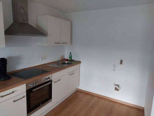 Wohnung zur Miete 330 € 2 Zimmer 48 m² 4 Geschosse frei ab 01.04.2026 Bahnhofstraße 13 Innenstadt Hof 95028